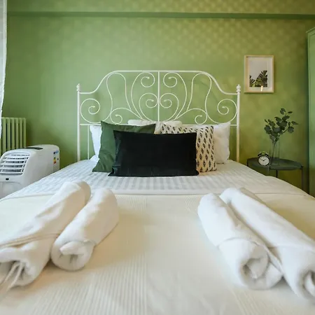 Appartement Chic With Breathtaking Views Over Calea Victoriei - Your Heaven Boekarest