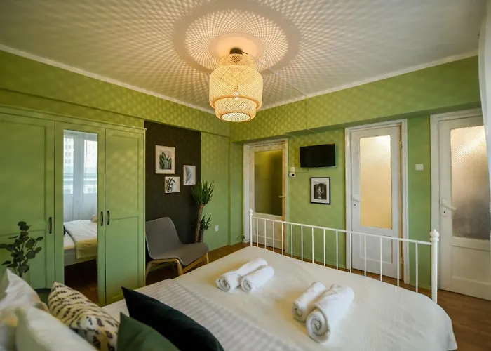 Chic With Breathtaking Views Over Calea Victoriei - Your Heaven * Bukurešť